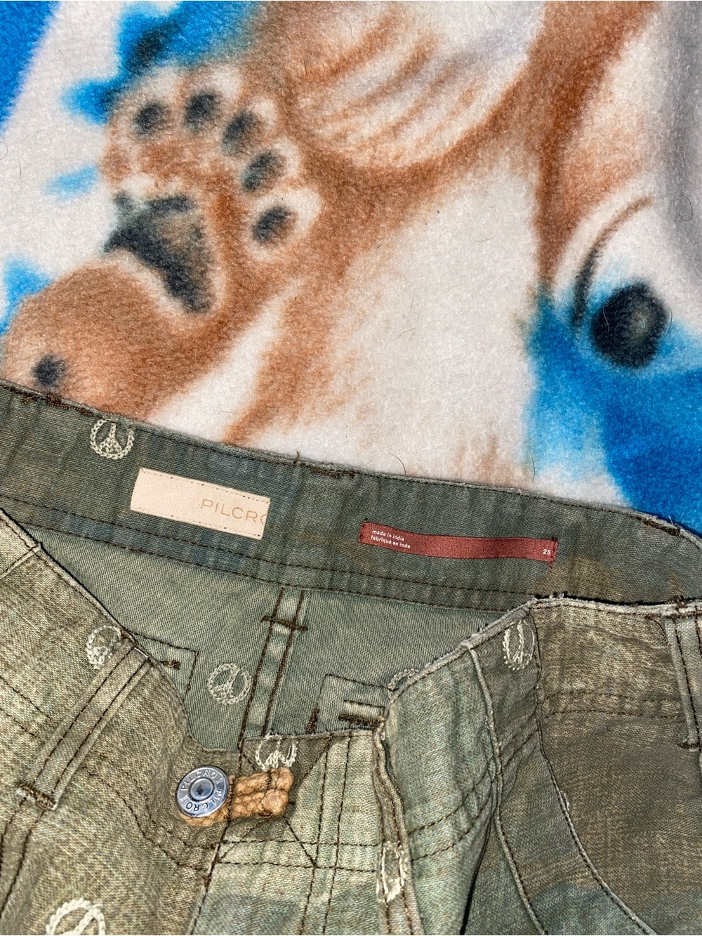 Anthropologie Olive Camo Peace-Sign Denim Shorts - Picture 4 of 6